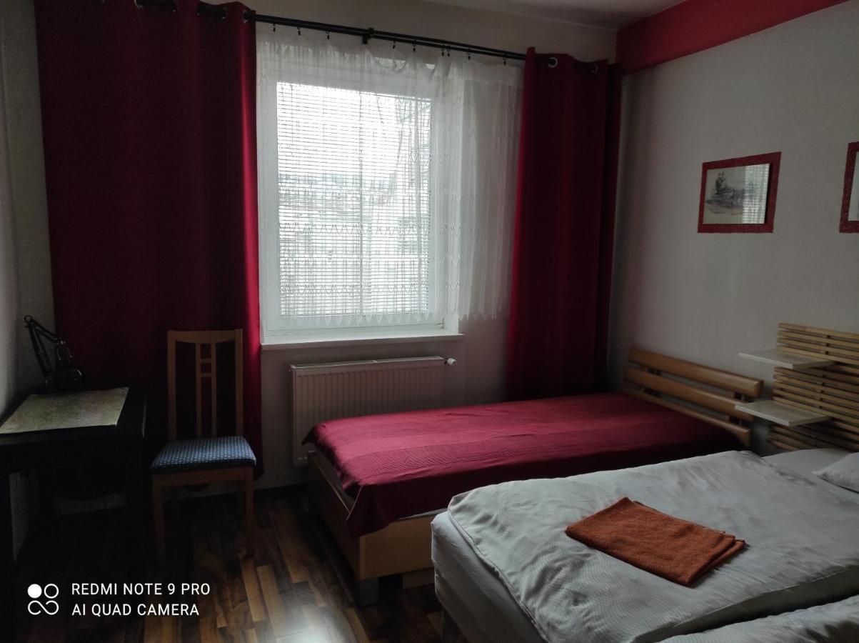 Red Apartment Bratislava Eksteriør bilde
