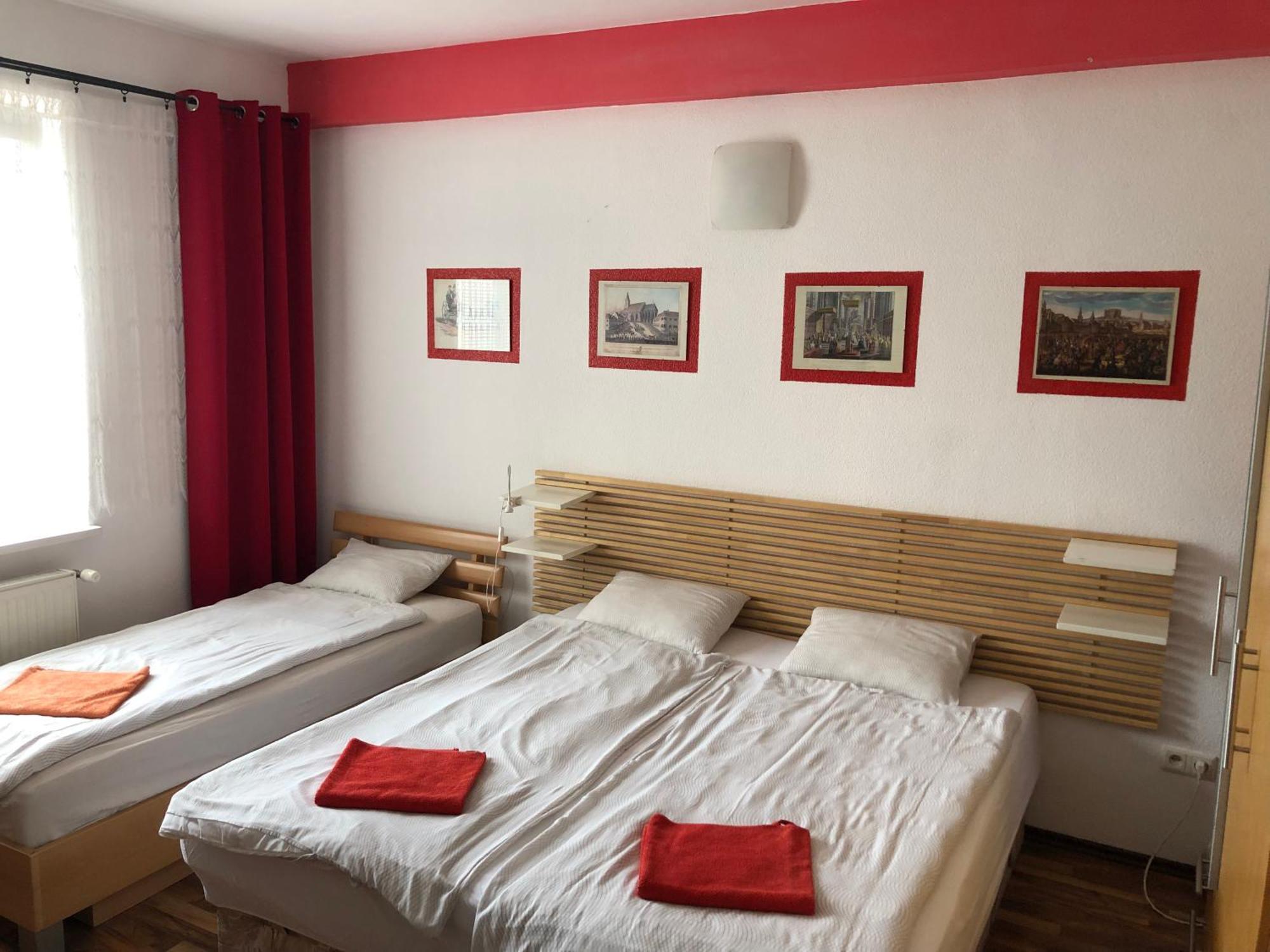 Red Apartment Bratislava Eksteriør bilde